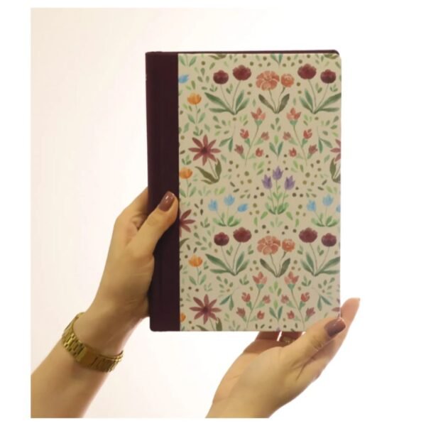 Biblia da Mulher de Fé - Letra Grande NVI - Tecido Vinho Sobre Capa Dura, Aquarela